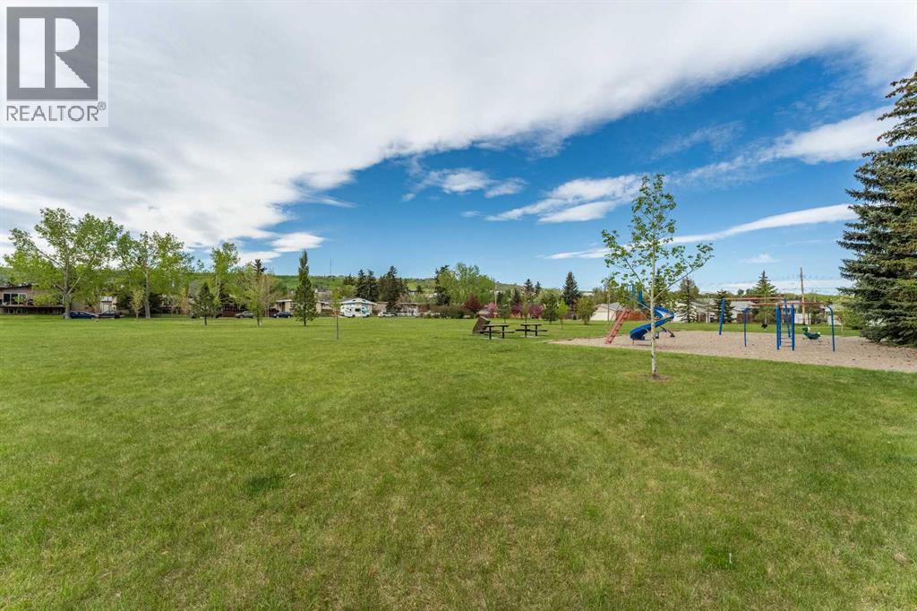 3925 74 Street Nw Property Photo 41