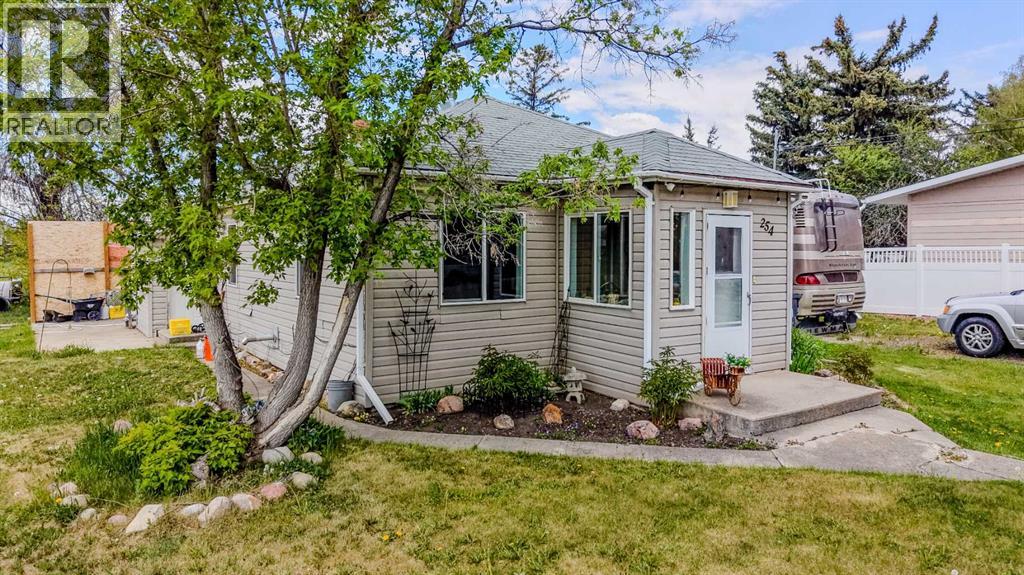 254 N 200 W Property Photo 1