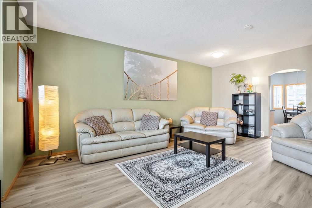 209 Strathcona Circle Property Photo 1