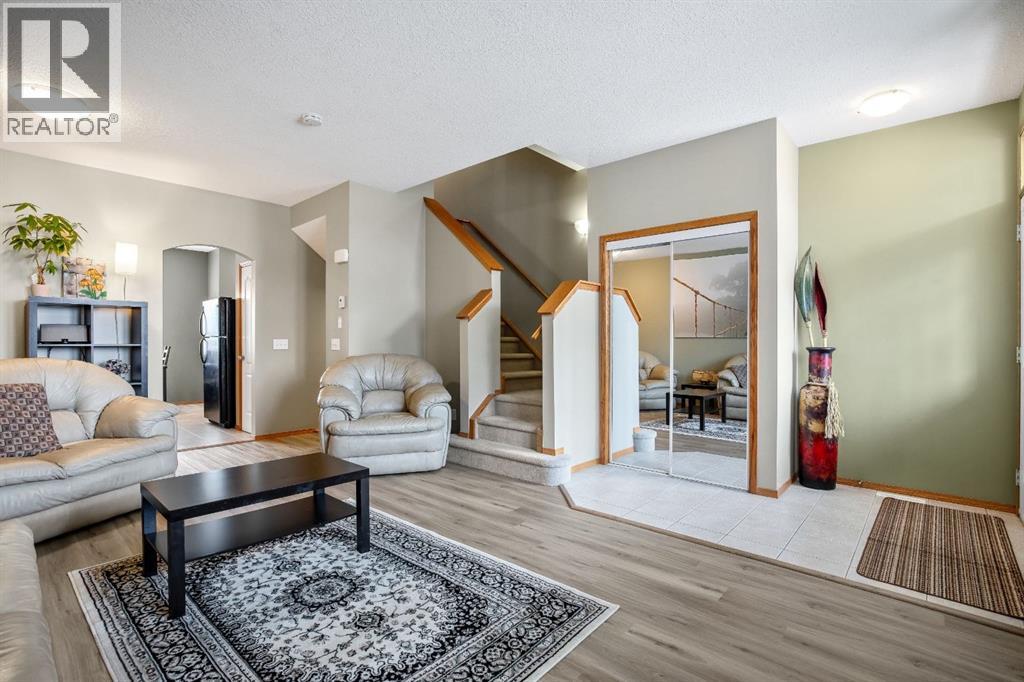 209 Strathcona Circle Property Photo 4