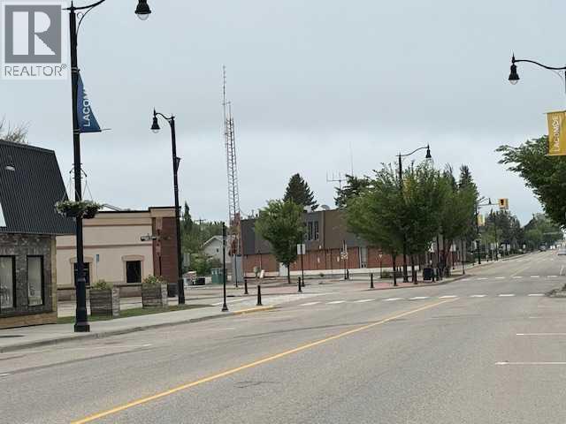 5105 50 Avenue Property Photo 3