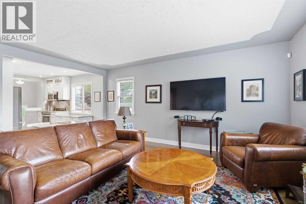 1945 Mountview Crescent Ne Property Photo 7