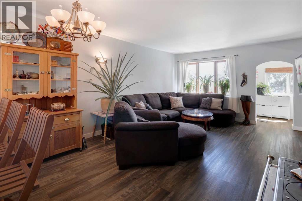 4007 Centre A Street Ne Property Photo 6
