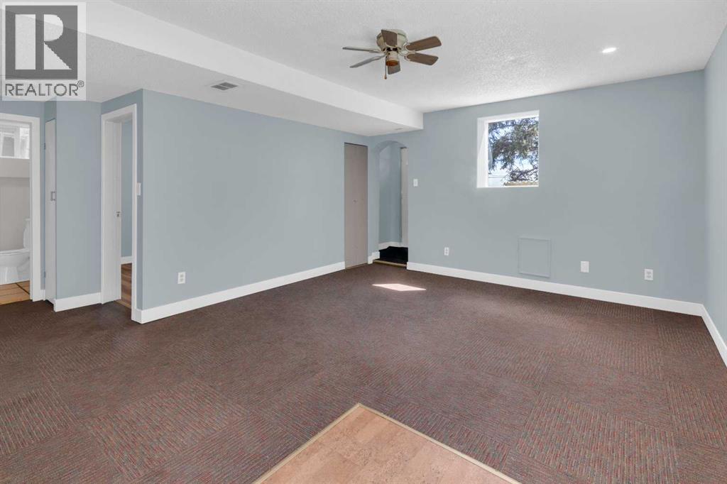 4007 Centre A Street Ne Property Photo 21