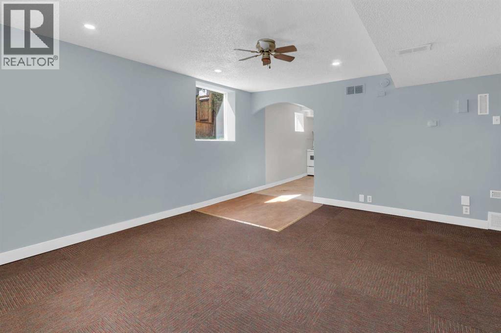 4007 Centre A Street Ne Property Photo 22