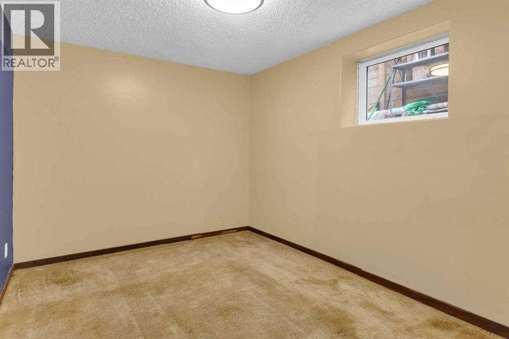 4007 Centre A Street Ne Property Photo 25