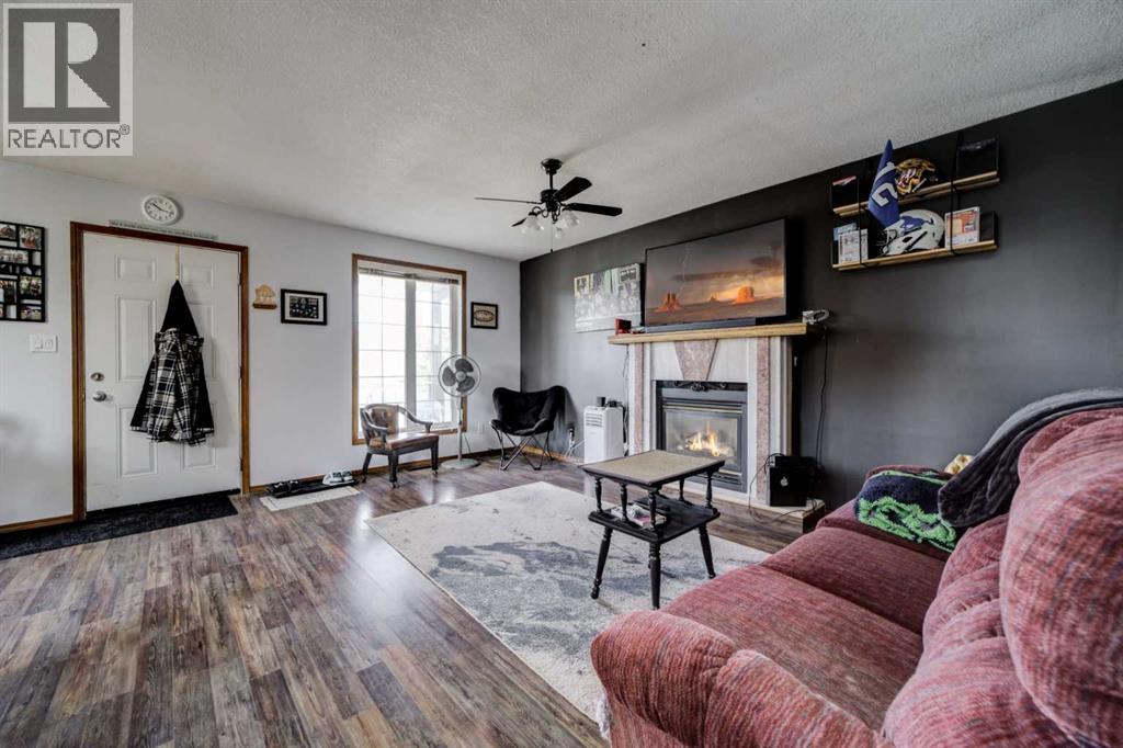 93 4 Avenue Property Photo 6
