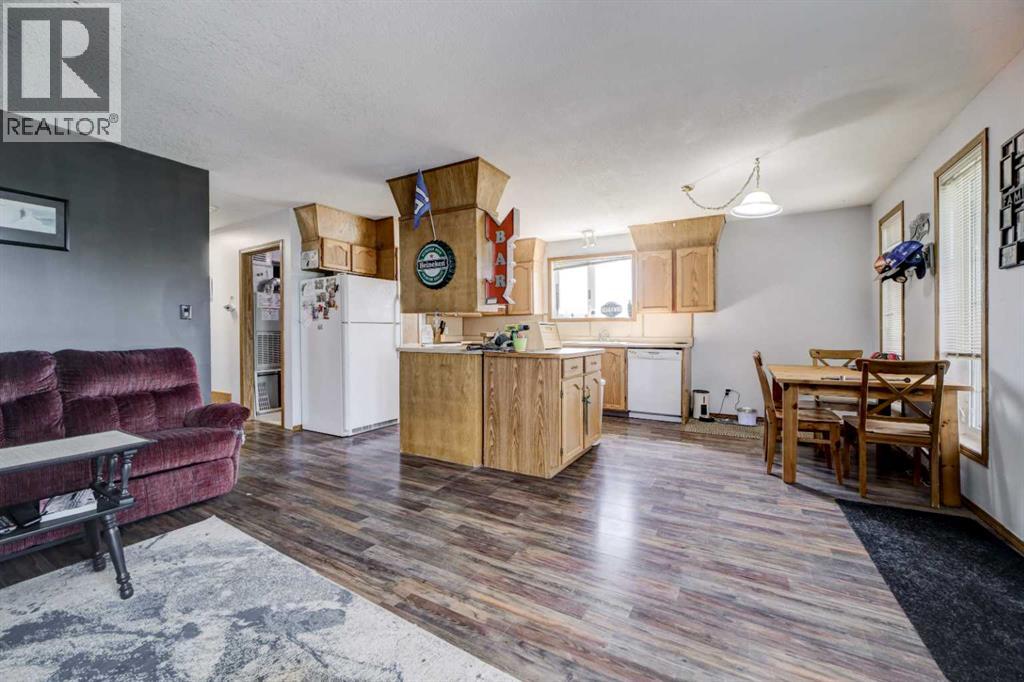 93 4 Avenue Property Photo 8
