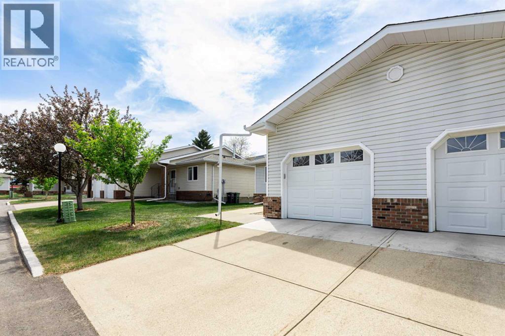 2816 Botterill Crescent Property Photo 9