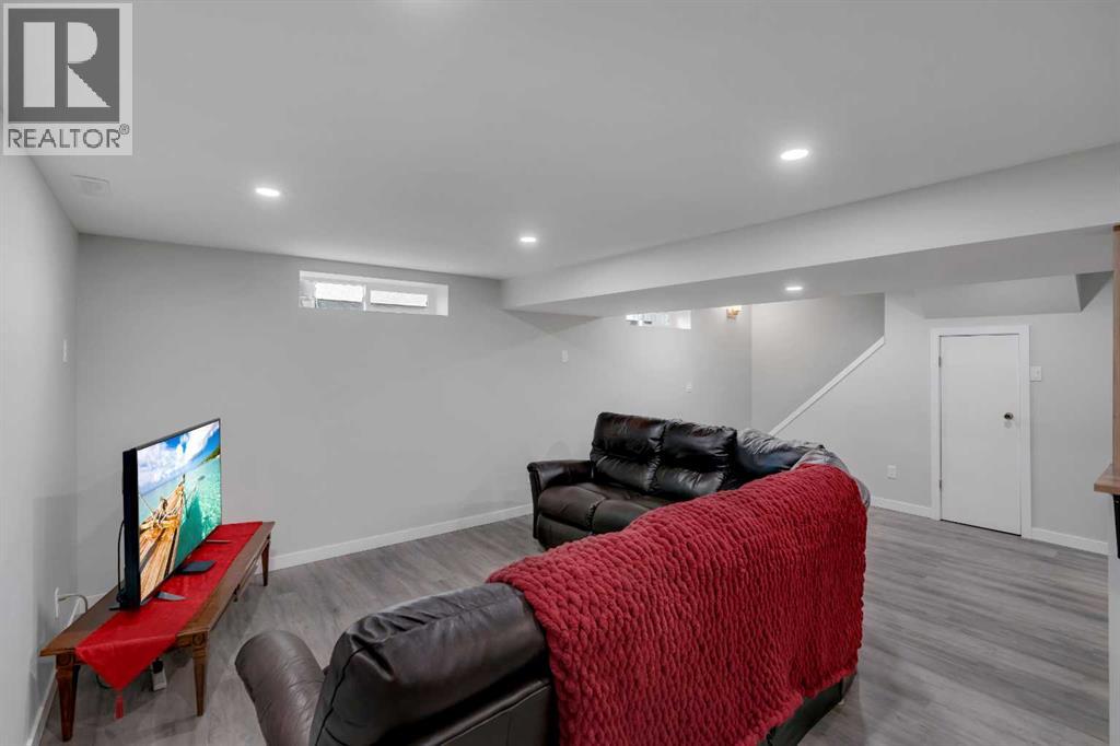 249 Acadia Drive Se Property Photo 20