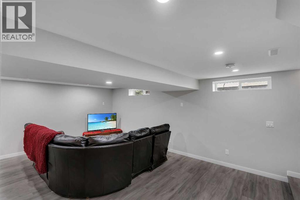 249 Acadia Drive Se Property Photo 21