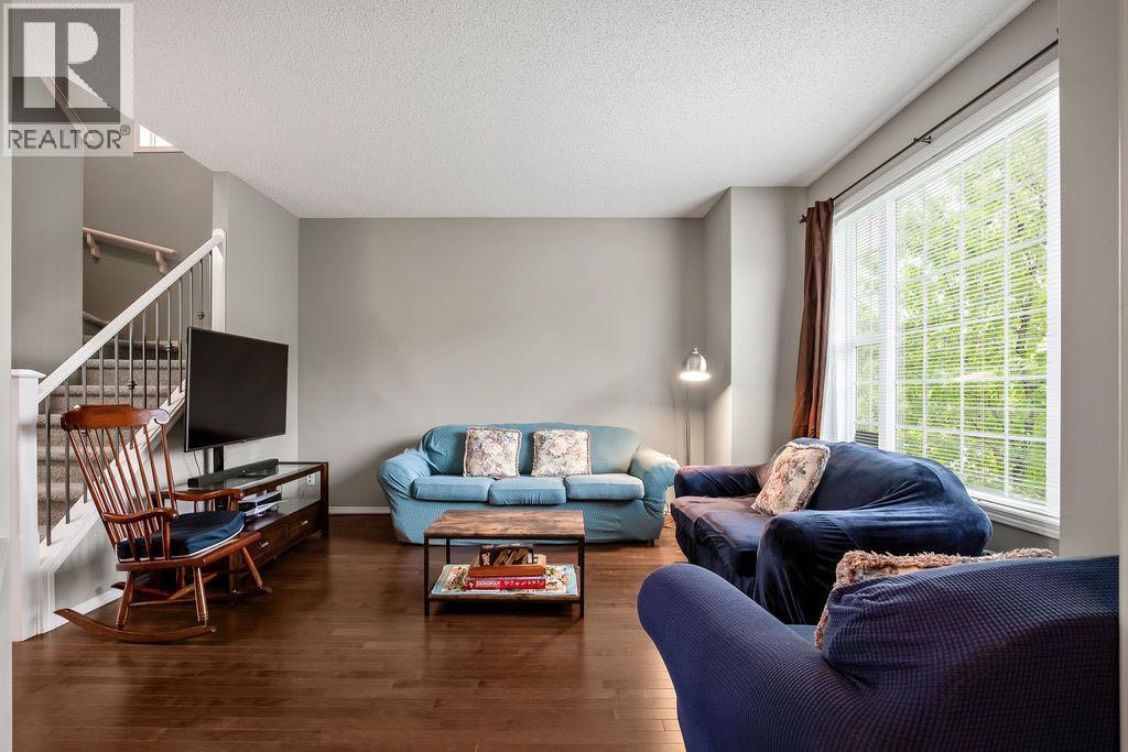 162 Cranford Park Se Property Photo 3