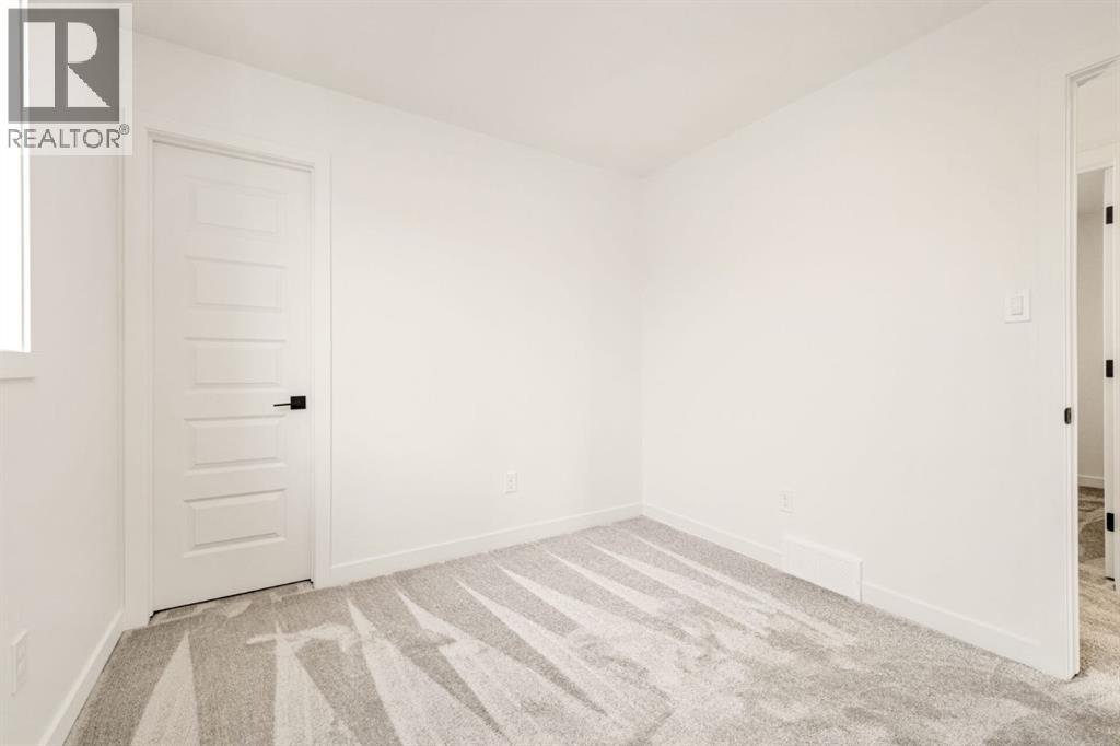 2504 43 Street S Property Photo 11