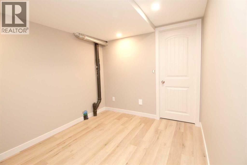 3 Sunrise Heights Property Photo 32