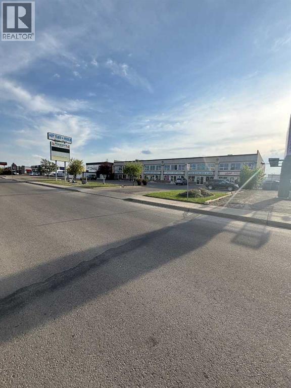 6782 50 Avenue Property Photo 1