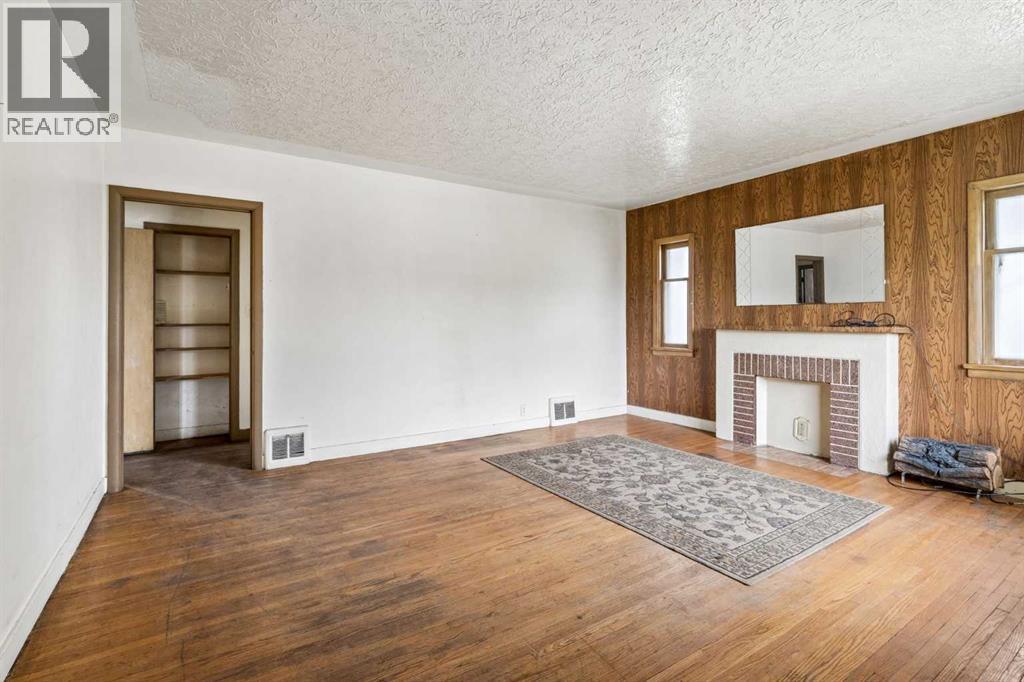 1228 Bantry Street Ne Property Photo 3