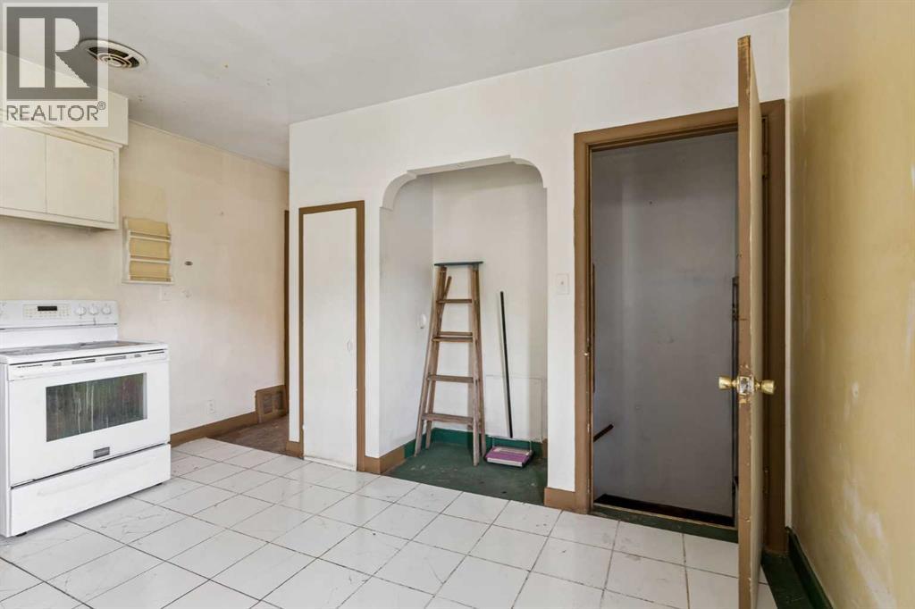 1228 Bantry Street Ne Property Photo 5