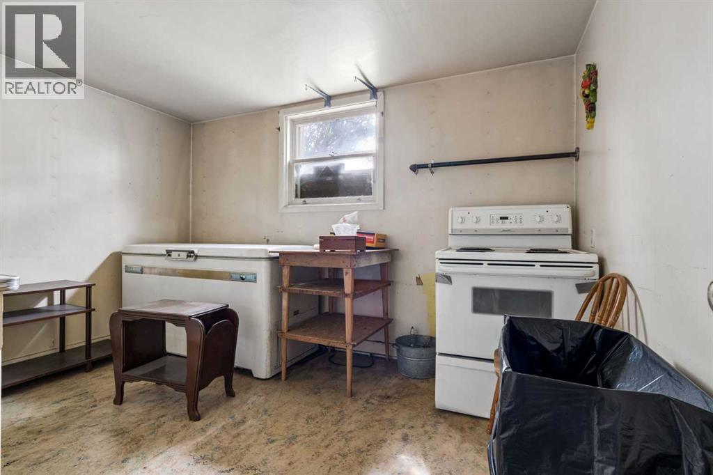 1228 Bantry Street Ne Property Photo 8