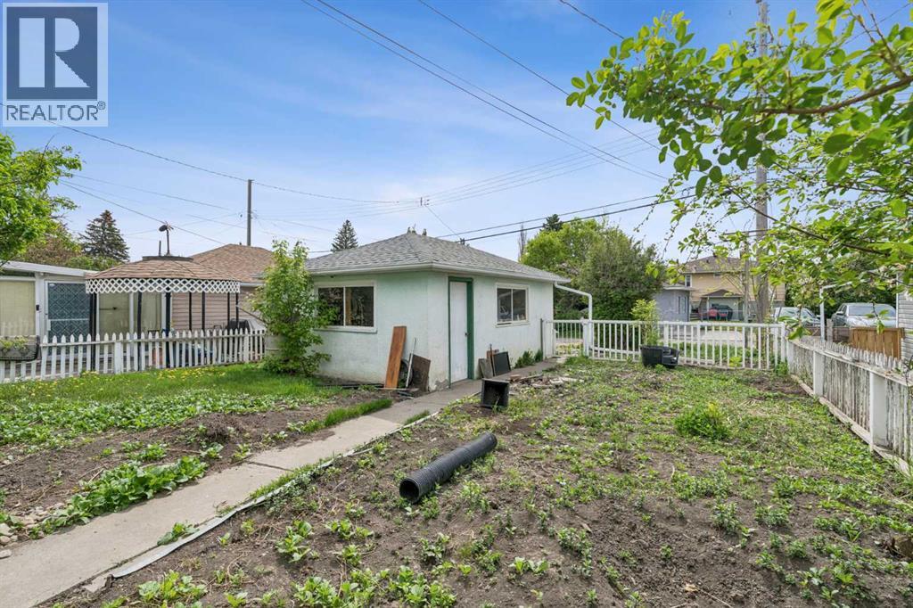 1228 Bantry Street Ne Property Photo 12