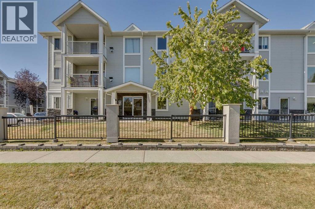 7301 Valleyview Park Southeast Property Photo 1