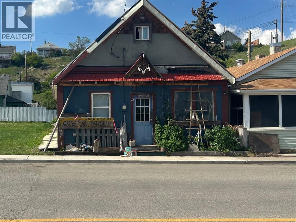 7917 17 Avenue Property Photo 1