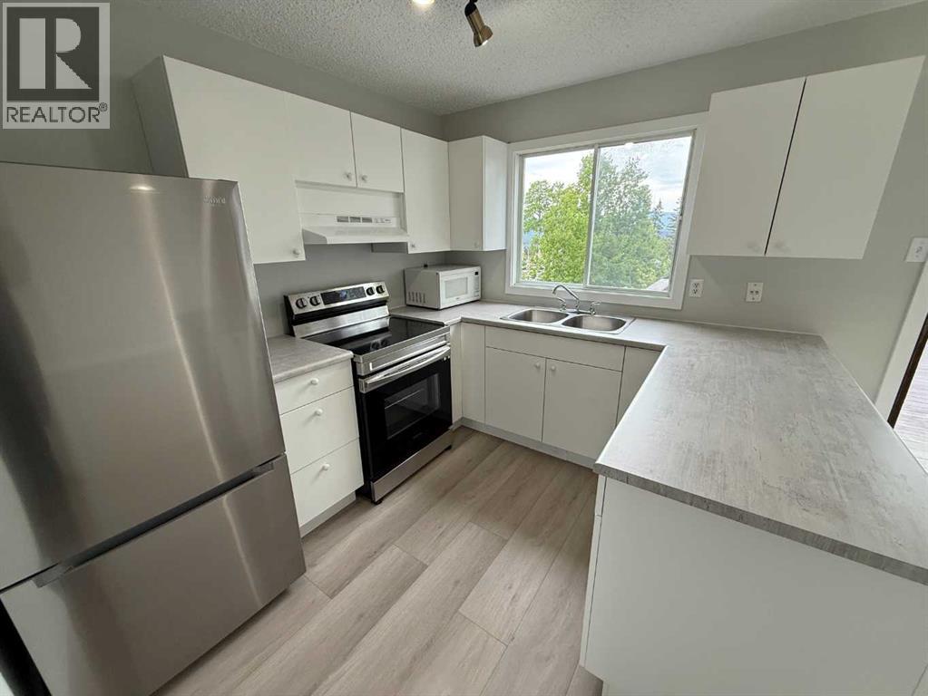 150 Sutherland Avenue Property Photo 4