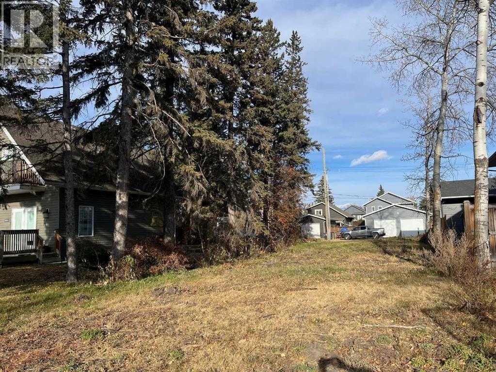 5027 35 Street Property Photo 1