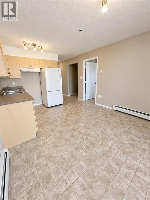 204 17 Street East Property Photo 3