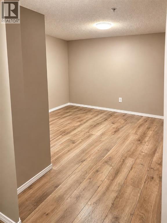 204 17 Street East Property Photo 5