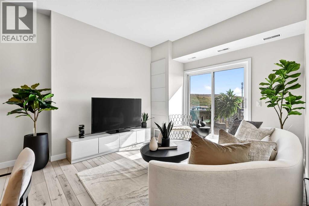 255 Les Jardins Park Southeast Property Photo 4
