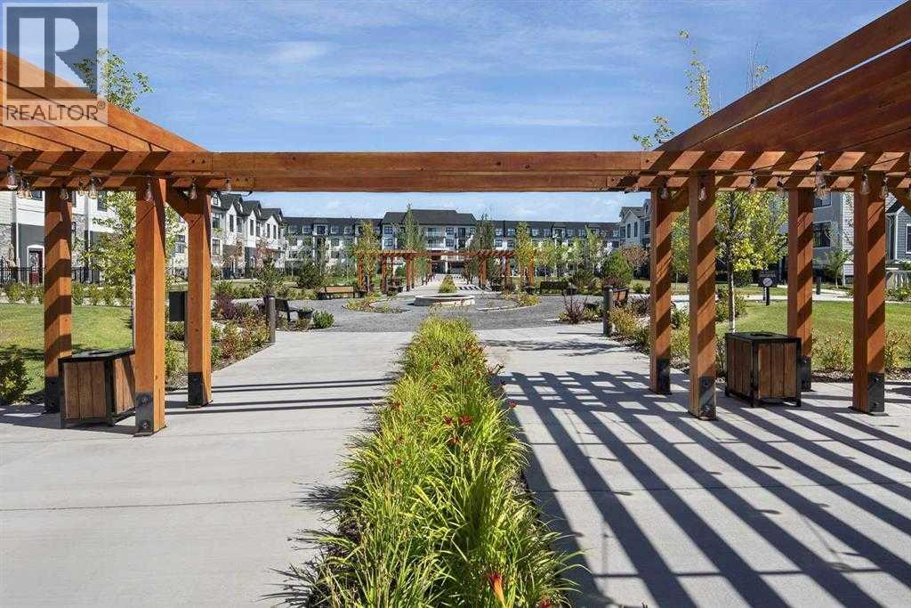 255 Les Jardins Park Southeast Property Photo 33