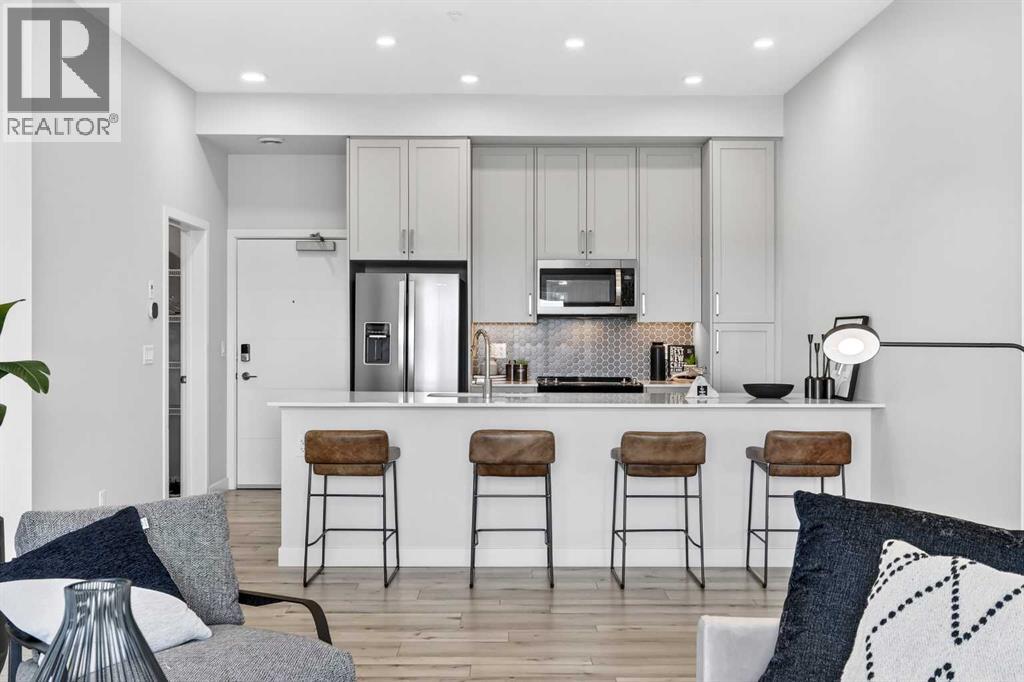 255 Les Jardins Park Southeast Property Photo 1