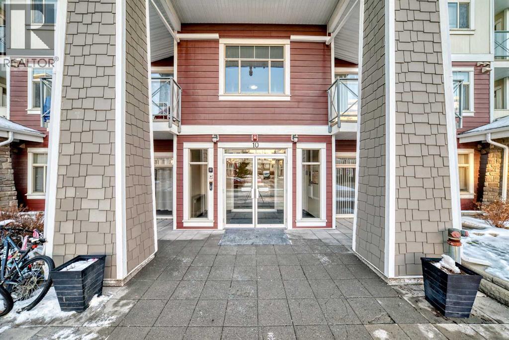 10 Auburn Bay Link Southeast Property Photo 2