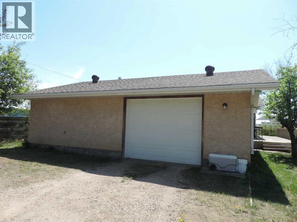 5048 51 Property Photo 1