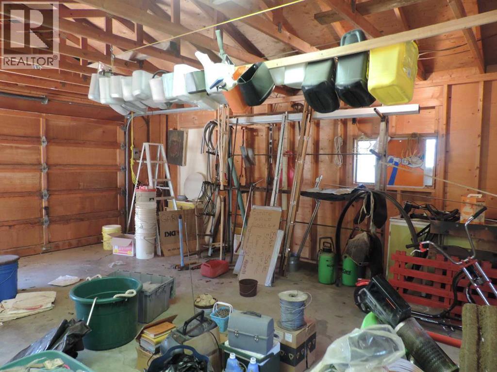 5048 51 Property Photo 5