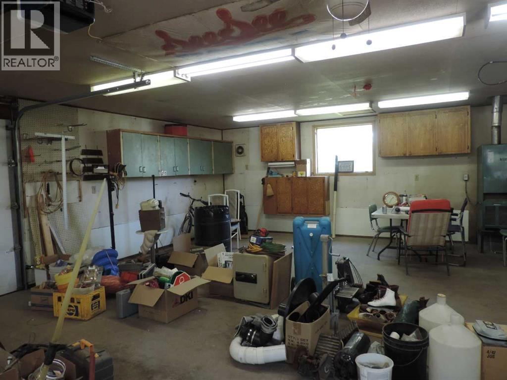 5048 51 Property Photo 7