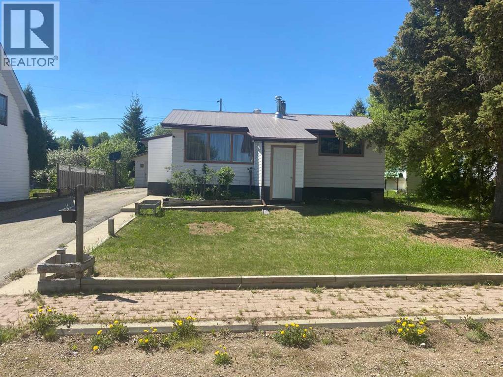4910 51 Street Property Photo 1