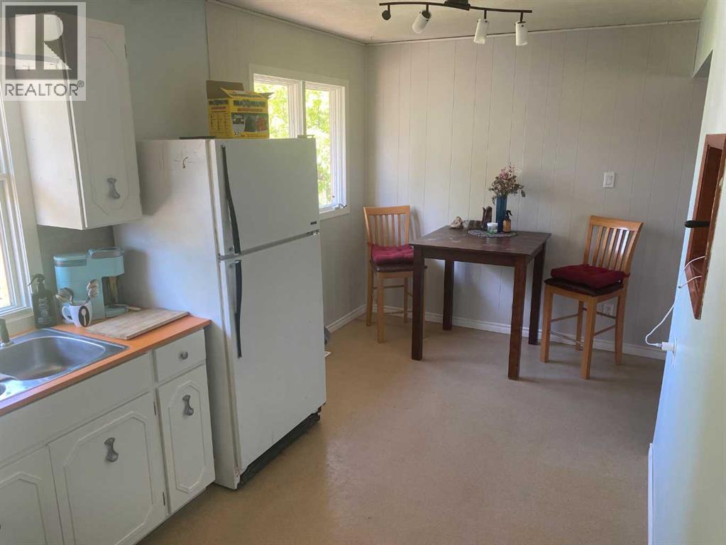 4910 51 Street Property Photo 3