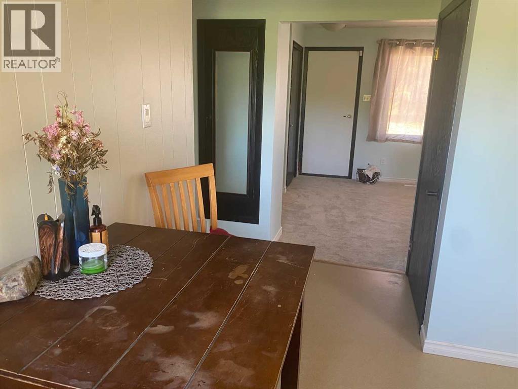 4910 51 Street Property Photo 6