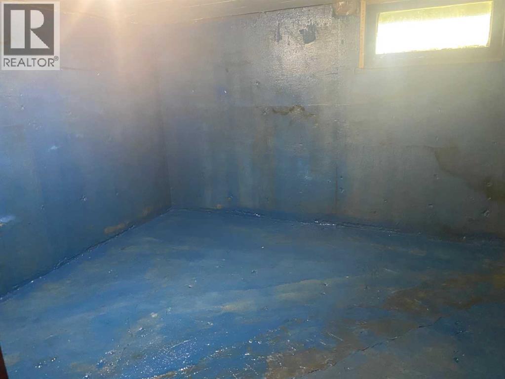 4910 51 Street Property Photo 11