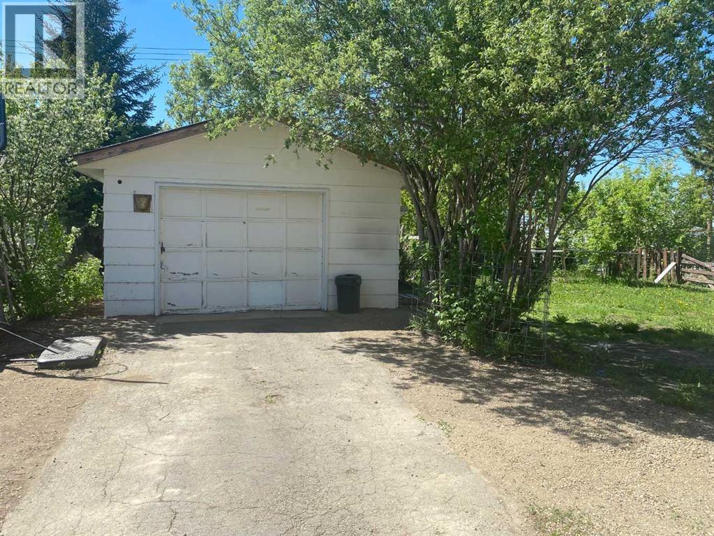 4910 51 Street Property Photo 14