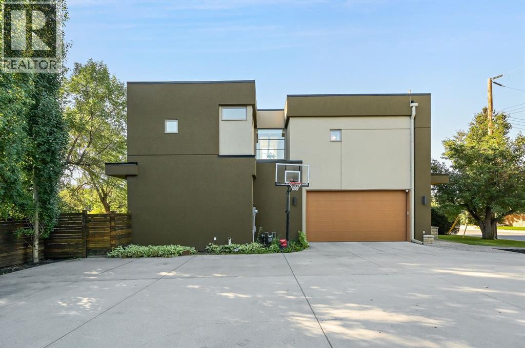 3926 9 Street Sw Property Photo 2