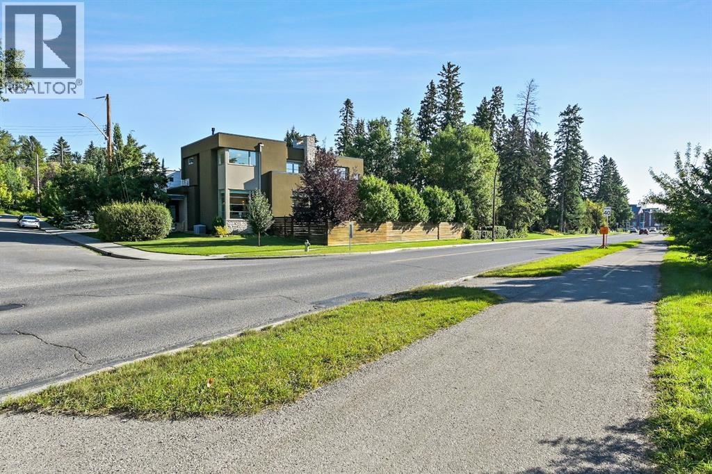 3926 9 Street Sw Property Photo 3