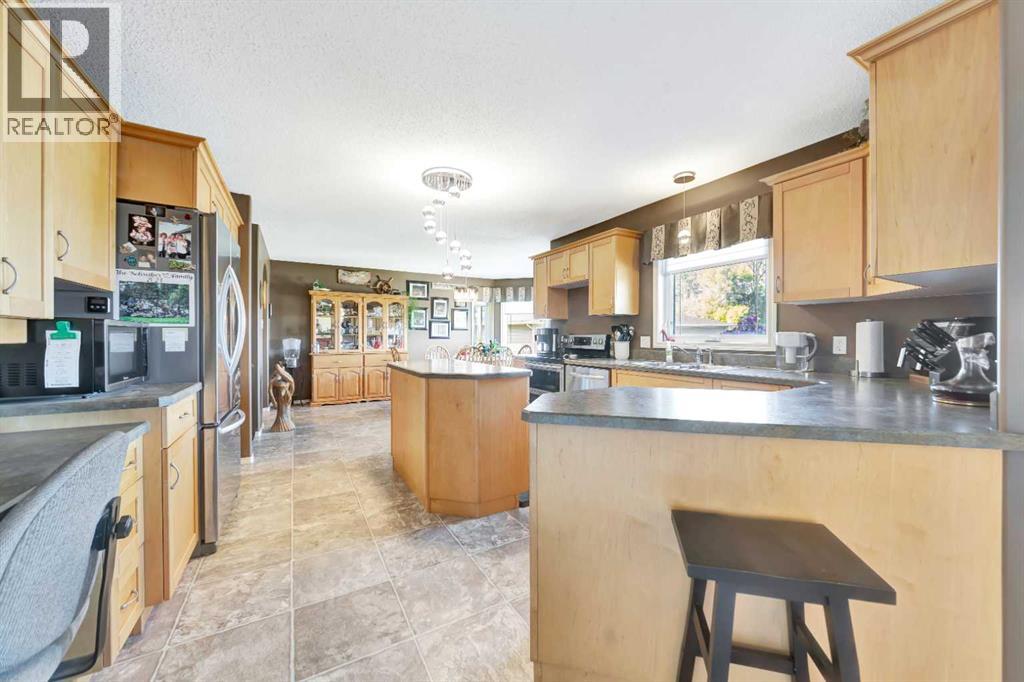 317 6 Avenue Property Photo 4