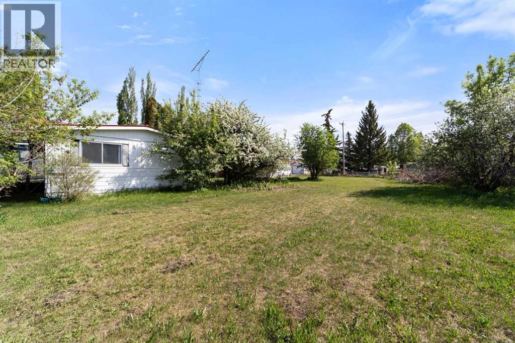 4911 54 Avenue Property Photo 4