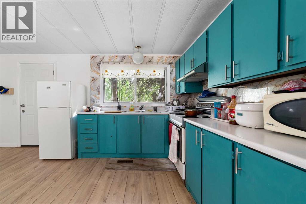 4911 54 Avenue Property Photo 8