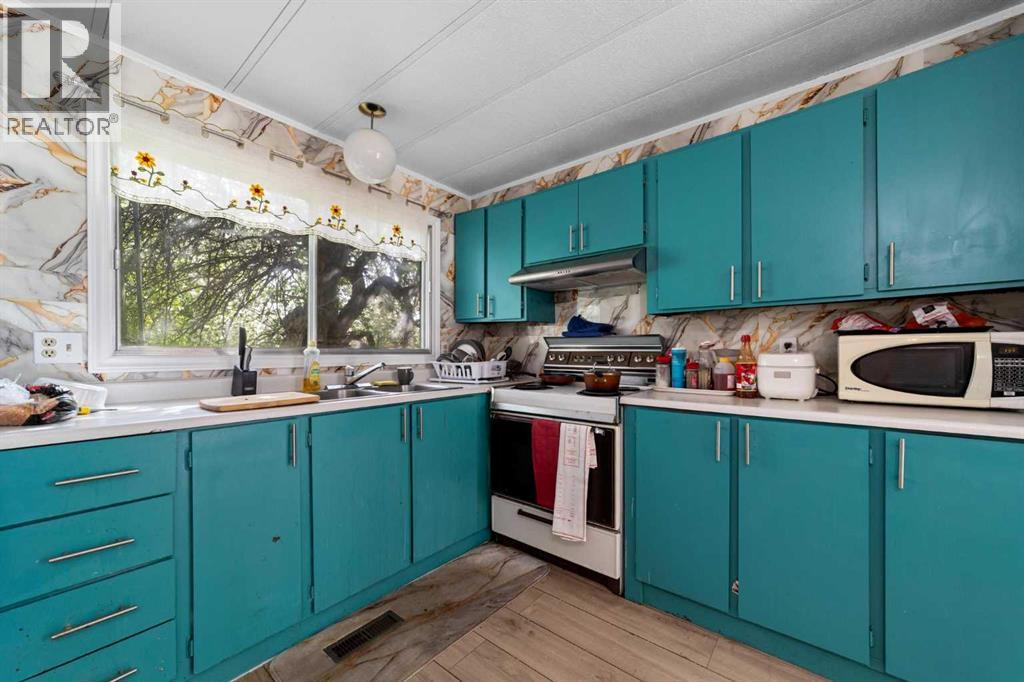 4911 54 Avenue Property Photo 9
