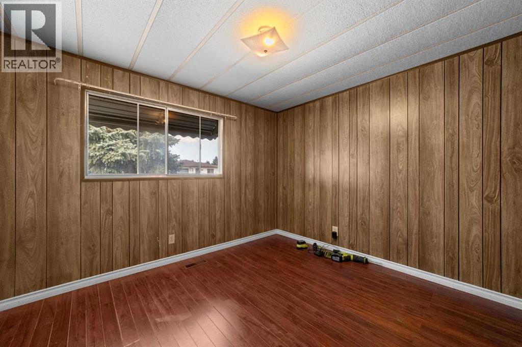 4911 54 Avenue Property Photo 15