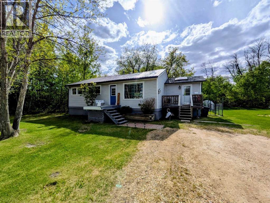 4814 52 Street Property Photo 1