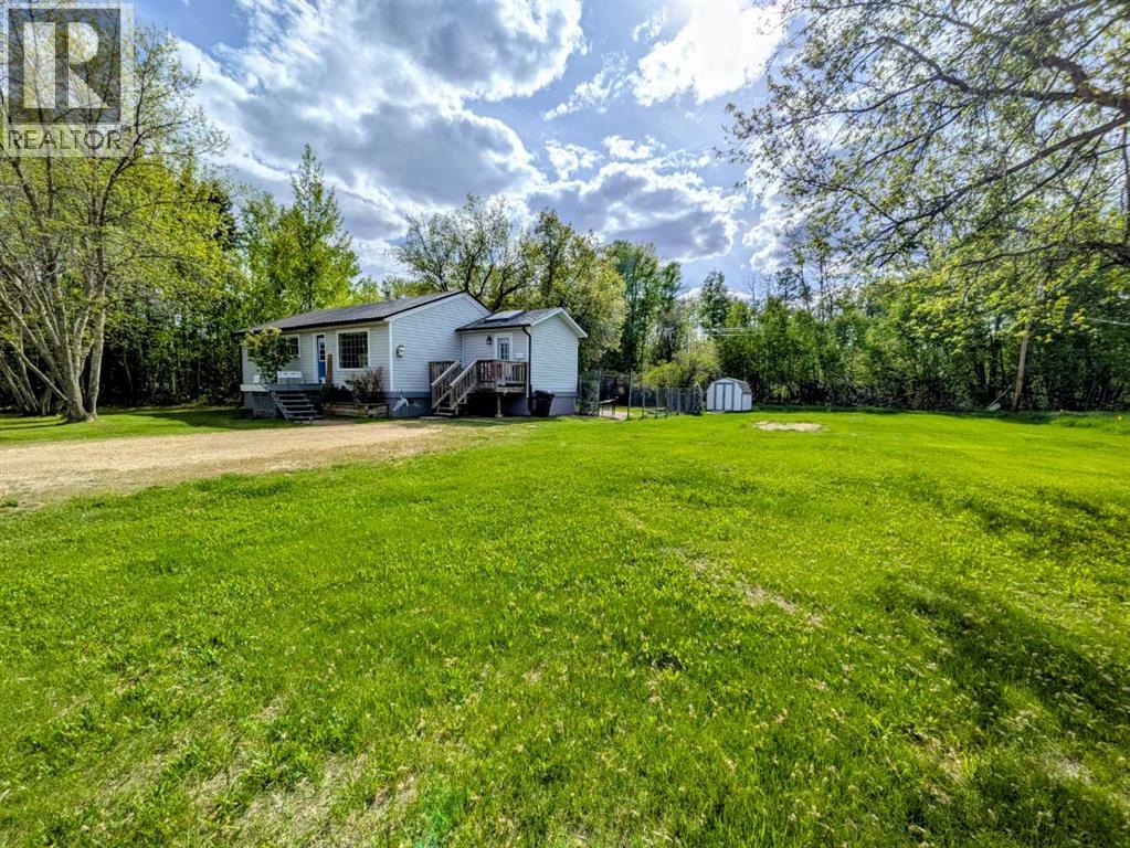 4814 52 Street Property Photo 2